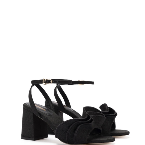 LARROUDE SELENA RUFFLE SANDAL IN BLACK RAFFIA. SIZE 5.5. - Picture 2 of 10